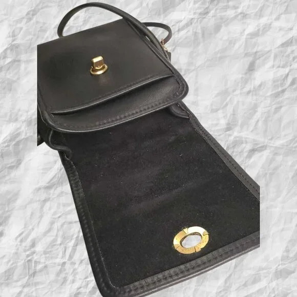 Vintage COACH Scooter Crossbody Bag in black - Picture 4 of 14